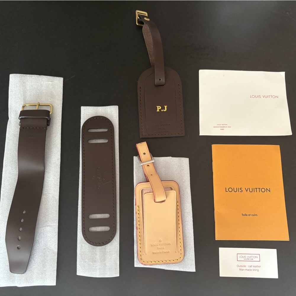 AUTHENTIC LOUIS VUITTON 46” Leather Strap with 2 Luggage Tags and Accessories - Picture 2 of 5